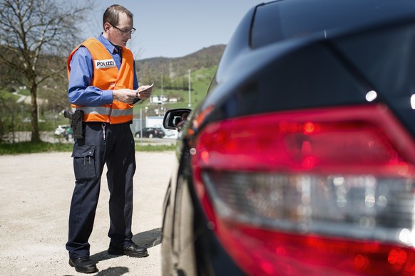 Polizeikontrolle (Symbolbild).