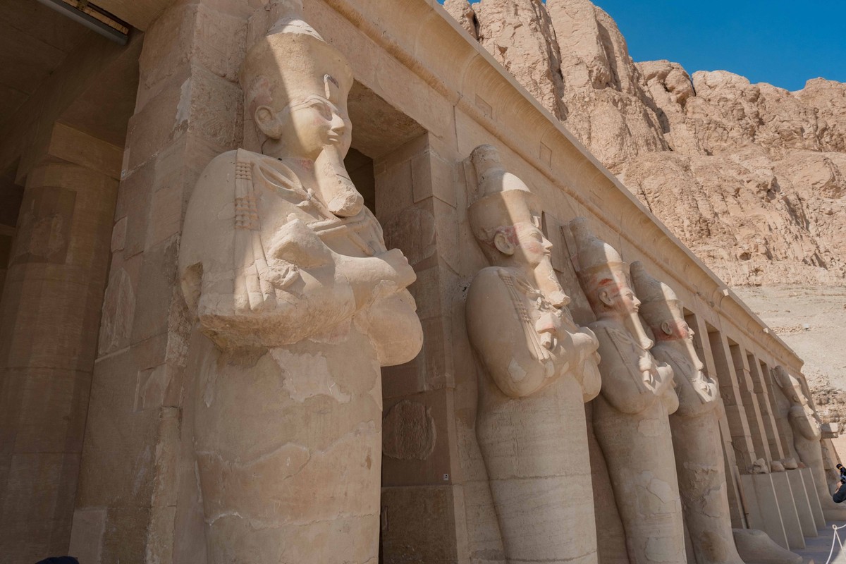 Totentempel der Hatschepsut in Deir el-Bahari am Westufer des Nils in Theben.