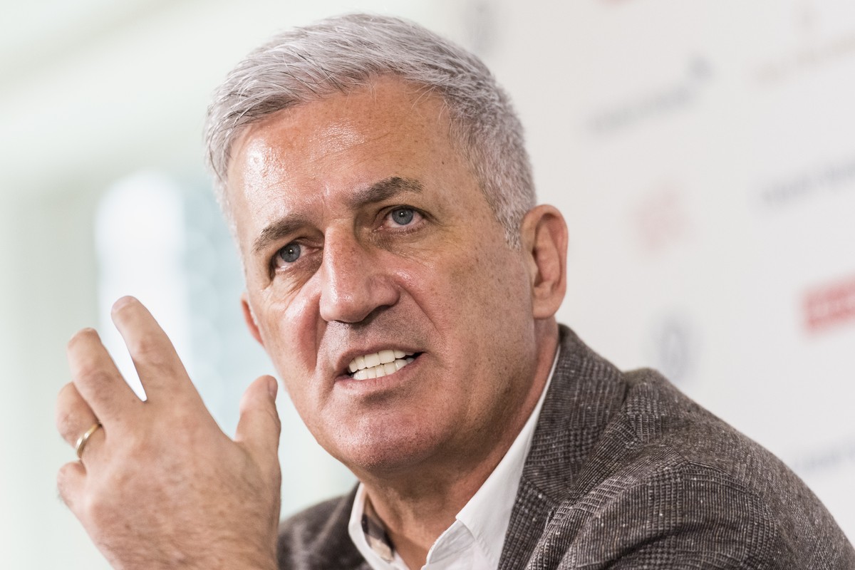 Der Trainer der Fussballnationalmannschaft Vladimir Petkovic kommentiert die Verlaengerung seines Vertrags mit dem Schweizerischen Fussballverbands SFV, am Dienstag, 25. Februar 2020 in Bern. (KEYSTON ...