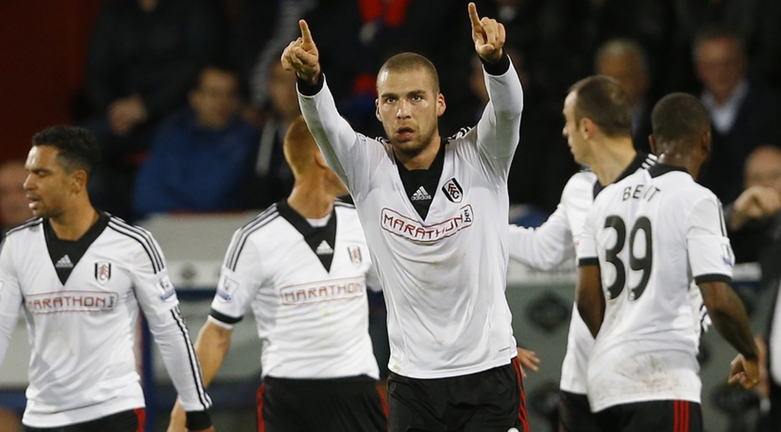 Pajtim Kasamis Jubel nach seinem Traumtor für Fulham gegen Crystal Palace im Oktober 2013.