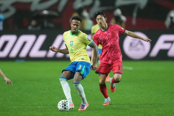 Brazil's Eder Militao runs with the ball during the international friendly soccer match between South Korea and Brazil at Seoul World Cup Stadium in Seoul, South Korea, Friday, Oct. 10, 2025. (AP ...