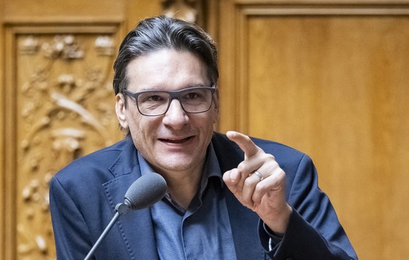 Gerhard Andrey, GP-FR, stellt eine Frage, an der Sommersession der Eidgenoessischen Raete, am Donnerstag, 4. Juni 2026 im Nationalrat in Bern. (KEYSTONE/Alessandro della Valle)
