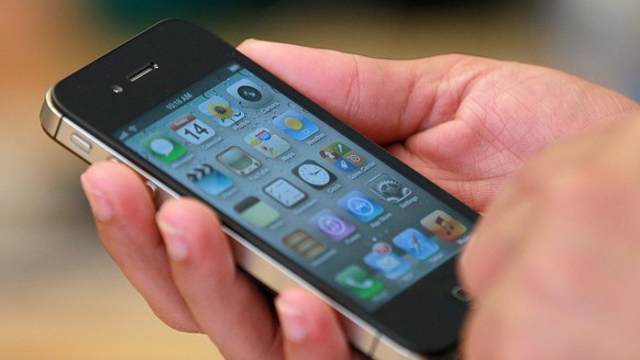 <p>Als Siri im Herbst 2011 mit dem iPhone 4S das Licht der Welt erblickte, war die Begeisterung gross. Es war das erste Mal, dass Millionen von Menschen eine digitale Sprachassistentin in die Ha ...