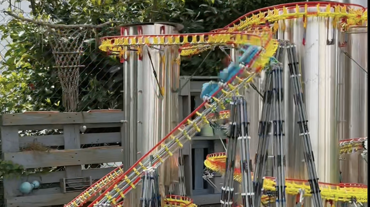 Elsässer begeistert mit «EuroMir»Achterbahn im Garten