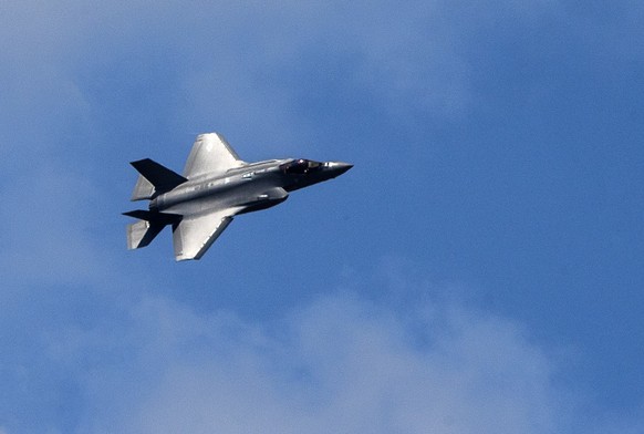 epa10018529 A US F-35 fighter jet flies over international airport near Skopje, Republic of North Macedonia, 17 June 2022.Two F-35 fighter jets of the Vermont National Guard flew over and landed at Pe ...