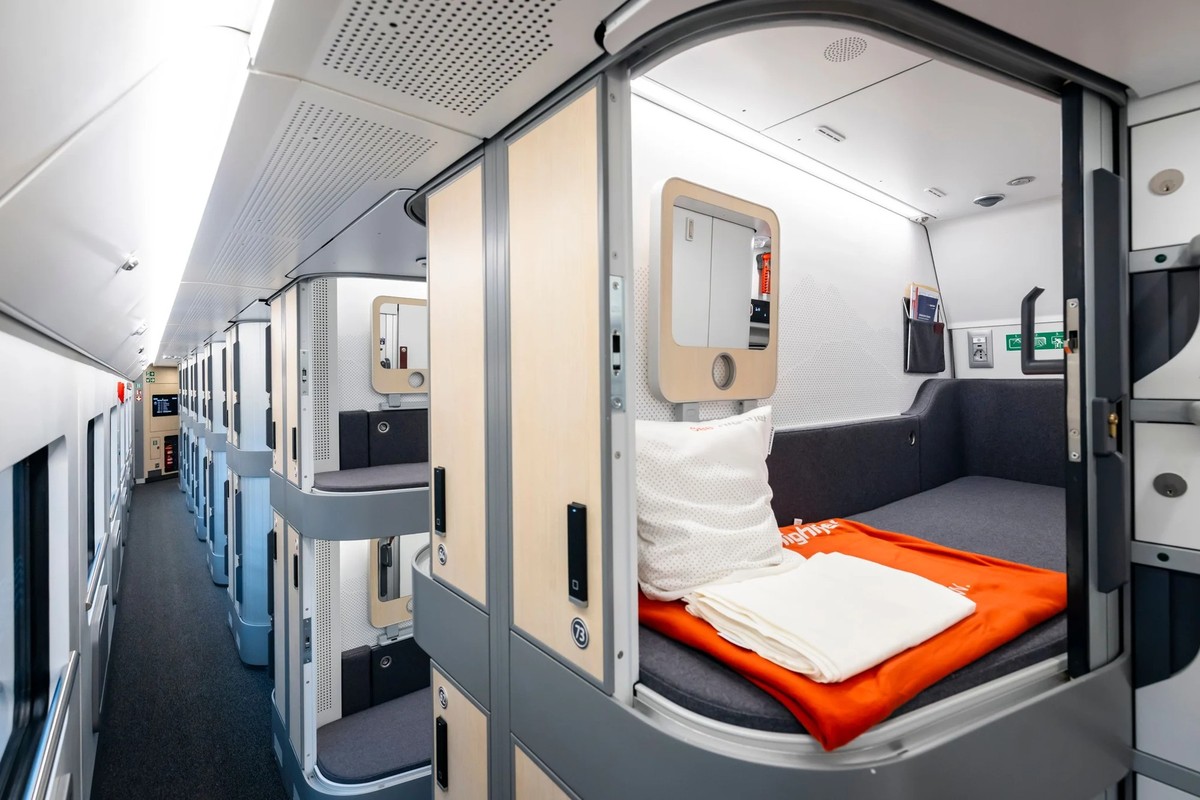 Aperçu d'un wagon avec les capsules de couchage dans le nouveau Nightjet.