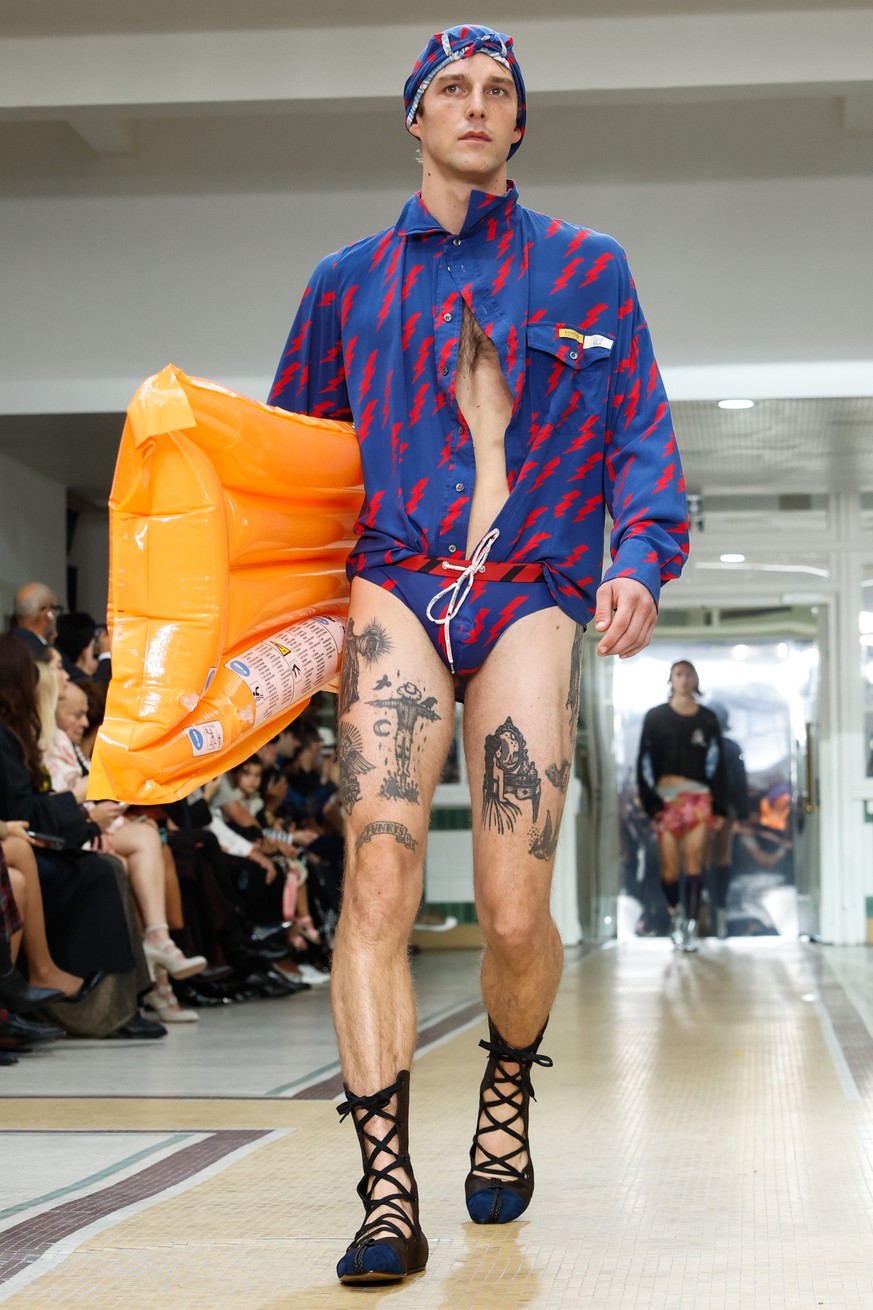 epa13278781 A model presents a creation from the Spring/Summer 2027 collection by English fashion designer Vivienne Westwood during Paris Fashion Week, in Paris, France, 03 October 2026. The presentat ...