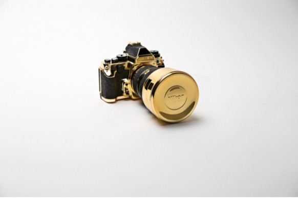 http://www.brikk.com/store/p116/LUX_NIKON_KIT_FINISHED_IN_24K_YELLOW_GOLD.html

vergoldete Kamera