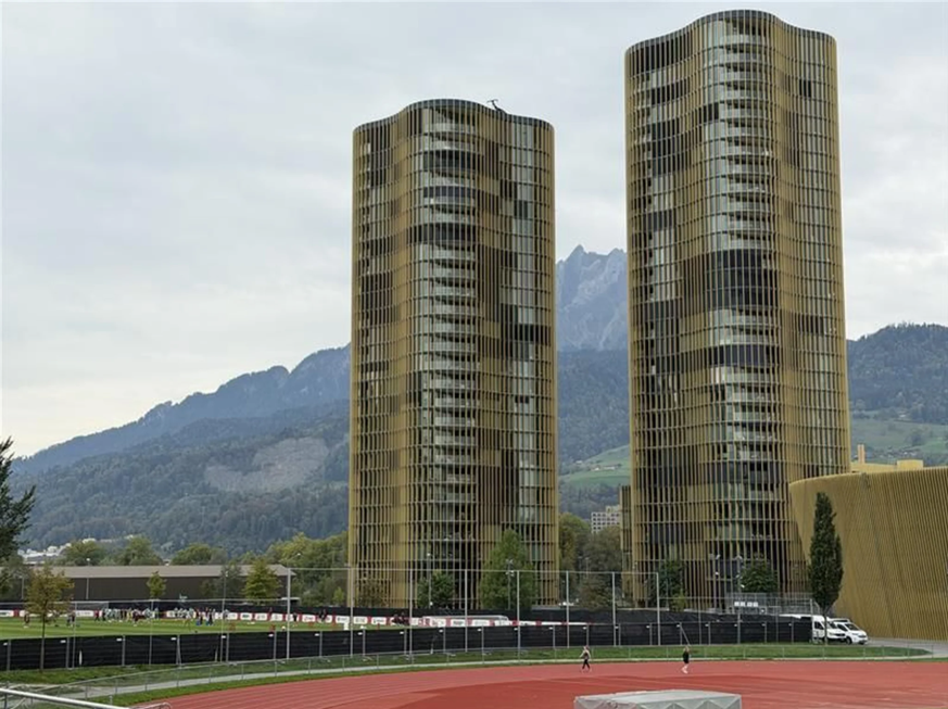 Das erste Training der Nati in Luzern wurde hinter Sichtschutz durchgeführt.
