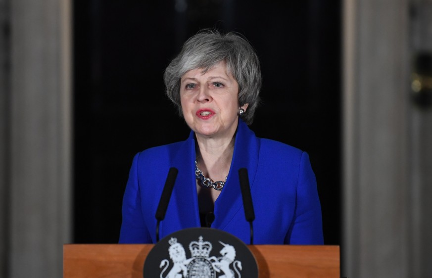 epa07291026 Britain&#039;s Prime Minister Theresa May makes a statement at Downing Street in London, Britain 16 January 2019. She won a Vote of no confidence in the government brought about by Leader  ...