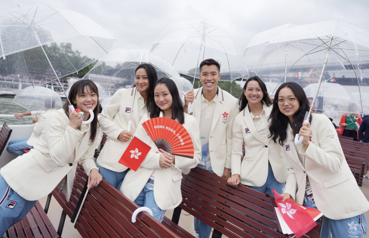 Athletinnen und Athleten der Delegation aus Hongkong an der Eröffnungsfeier.