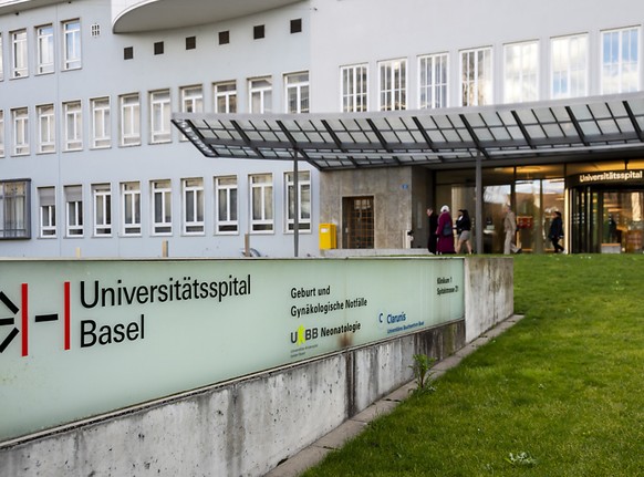 Die 67-jährige Coronavirus-Patientin starb am Donnerstag im Basler Universitätsspital. (Archivbild)