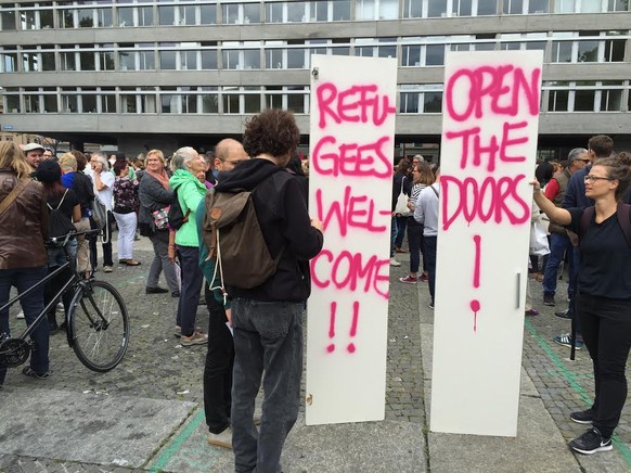 Häufige Parolen: «Refugees welcome» und «Open the doors».