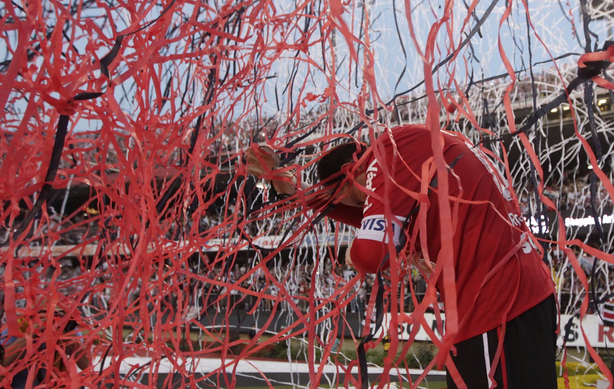 Sao Paulo FC' s goalkeeper Rogerio Ceni is covered by confetti at the end of a Brazilian soccer league game against Atletico Mineiro in Sao Paulo, Brazil, Wednesday, Sept. 7, 2011. Ceni played th ...