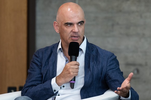 Bundesrat Alain Berset spricht an der Sommertagung der SP Schweiz, am Samstag, 2. Juli 2022 in Biel. (KEYSTONE/Peter Schneider)