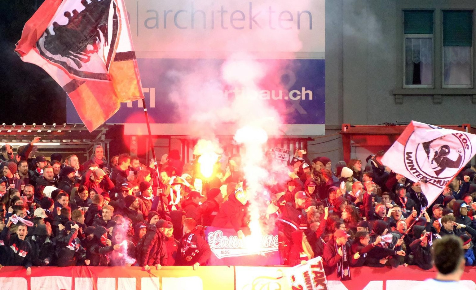 Die Fans des FC Winterthur feierten den Sieg gegen Aarau etwas zu euphorisch.