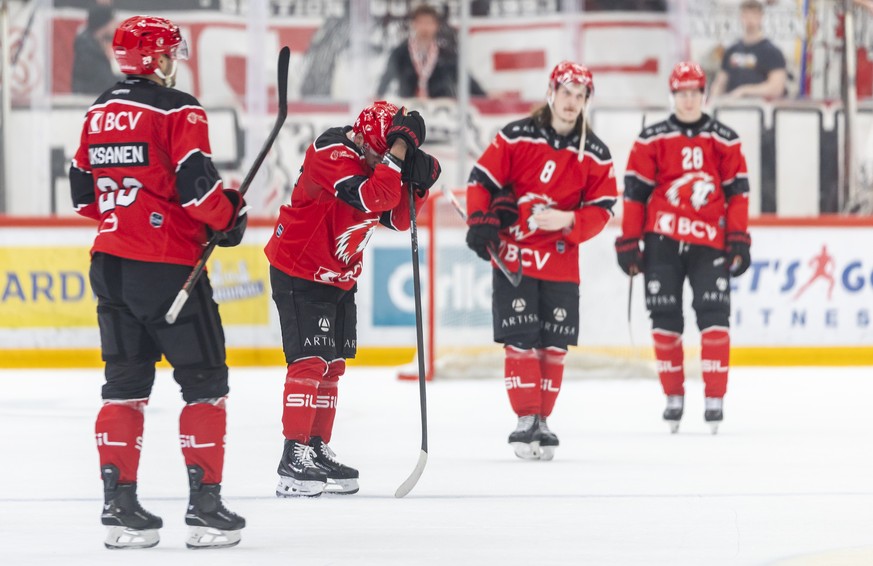 La deception des joueurs du Lausanne HC, LHC, lors du match du championnat suisse de hockey sur glace de National League entre Lausanne HC, LHC, et HC Fribourg-Gotteron ce samedi 10 janvier 2026 a la  ...