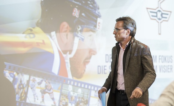 Der neue Besitzer des EHC Kloten Hans-Ulrich Lehmann an der Medienkonferenz, aufgenommen am Montag, 2. Mai 2016, in Glattfelden. Der Zuercher Unternehmer Hans-Ulrich Lehmann hat sich mit den bisherige ...