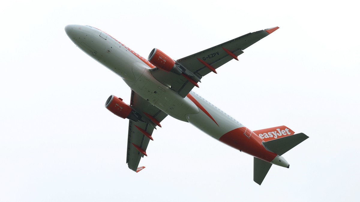 epa13011866 An EasyJet flight takes off from Manchester Airport in Manchester, Britain, 02 June 2026. Jet fuel prices have risen sharply on international markets since the beginning of the conflict in ...