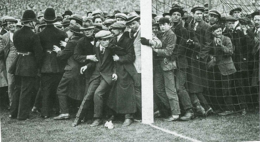 28.04.1923: Ein weisses Pferd (das gar nicht weiss war) rettet die chaotische Wembley-Eröffnung – und ist dann angeblich auch noch Schuld am Resultat