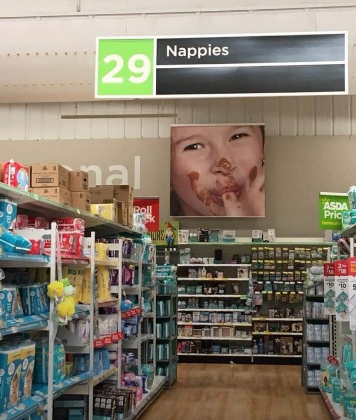 Fail: Plakat bei Windeln im Supermarkt