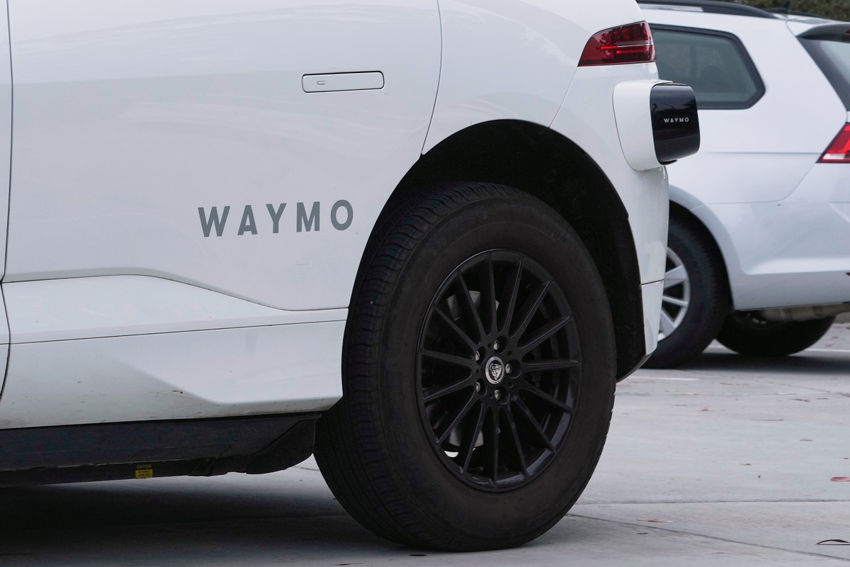 FILE - A Waymo vehicle drives in San Francisco, Thursday, July 3, 2025. (AP Photo/Jeff Chiu, File)
Waymo