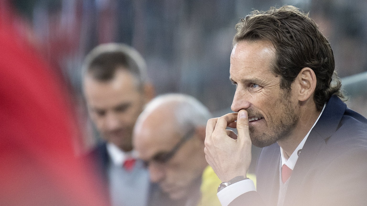 epa06316630 Patrick Fischer, head coach of Switzerland national ice hockey team, looks on during the 2017 Karjala Cup ice hockey match between Switzerland and Canada in the Tissot Arena in Biel, Switz ...