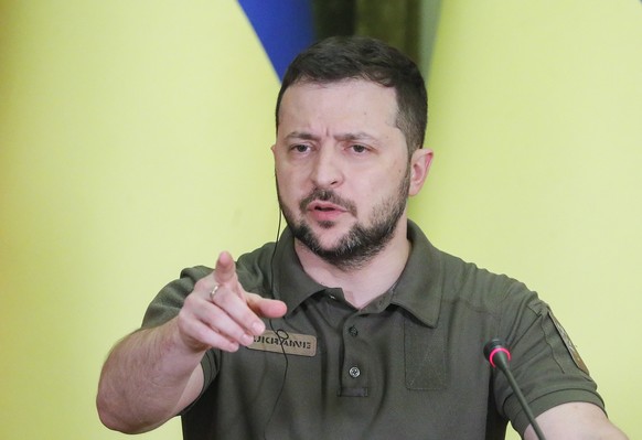 epa10014730 Ukrainian President Volodymyr Zelensky attends a press conference with Prime Minister of the Republic of Albania Edi Rama and Prime Minister of Montenegro Dritan Abazovic in Kyiv, Ukraine, ...
