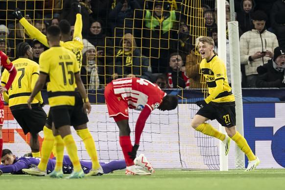 YB&#039;s Lewin Blum, right, celebrates his goal after scoring the 2-0 during the Champions League group G soccer match between Switzerland&#039;s BSC Young Boys and Serbia&#039;s FK Red Star Belgrade ...
