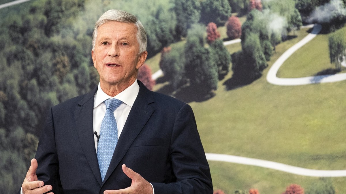 Rolf Doerig, Verwaltungsratspraesident Swiss Life, spricht an der Medienkonferenz ueber die Eroeffnung des