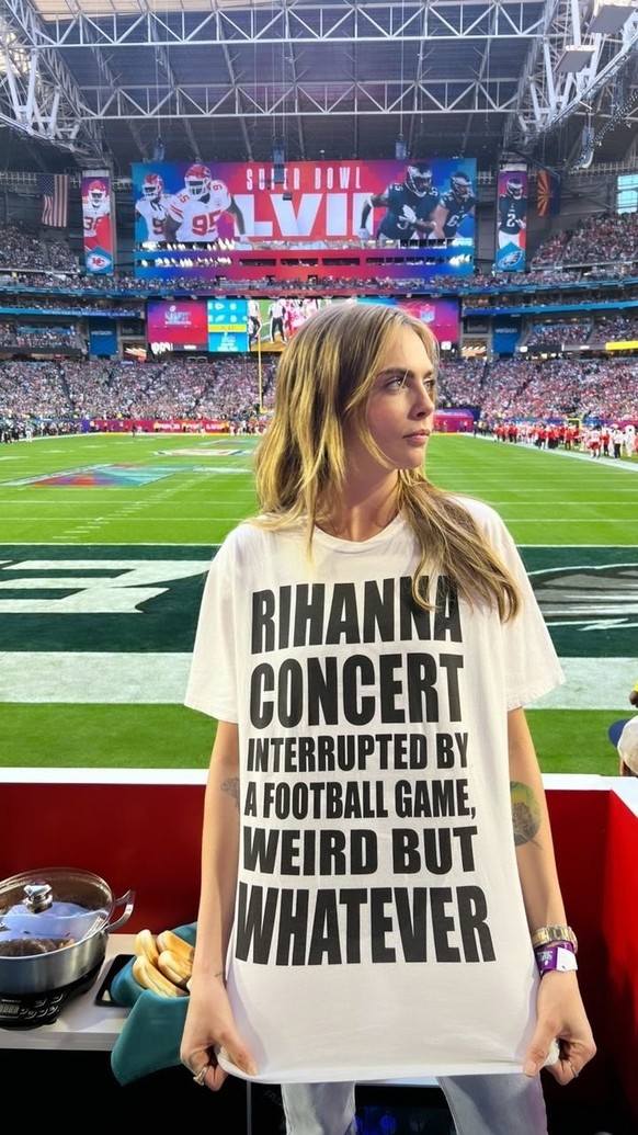 Die besten Super Bowl Memes zu Rihannas Halbzeitshow