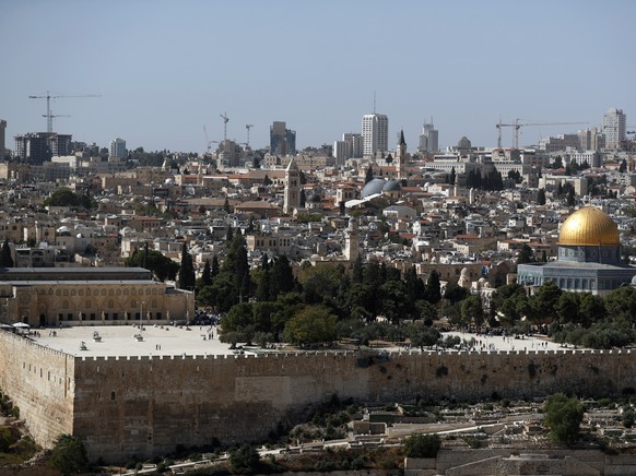 epa08767504 A general view of Al-Aqsa compound and the dome of the rock in Jerusalem&#039;s Old city, during Friday prayer, 23 October 2020. Israel began lifting of lockdown restrictions after more th ...