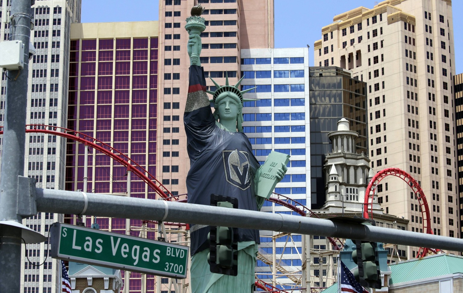 LAS VEGAS, NV - MAY 30: The Statue of Liberty outside of New York New York wearing a Golden Knights jersey prior to game 2 of the Stanley Cup Final between the Washington Capitals and the Las Vegas Go ...