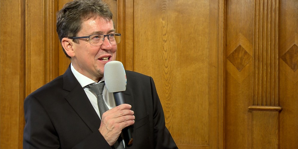 Albert Rösti wurde gleich im ersten Wahlgang in den Bundesrat gewählt. Wie er den Wahltag erlebt hat, erzählt er im Interview.