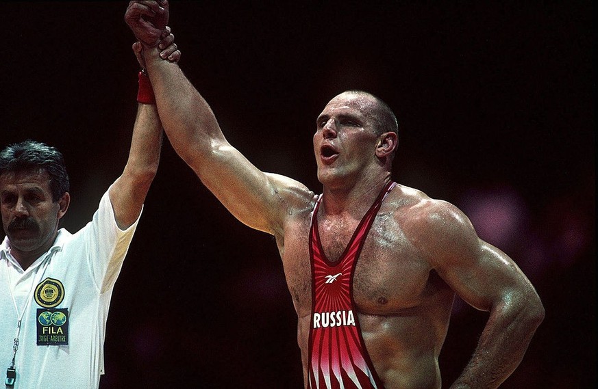 UNITED STATES - JULY 23: RINGEN: bis 130 kg ATLANTA 1996 23.7.96, GOLD Aleksandr KARELIN/RUS (Photo by Alexander Hassenstein/Bongarts/Getty Images)