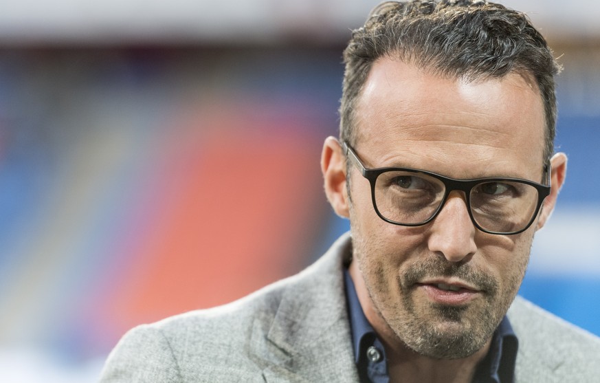 ARCHIVBILD ZUM RUECKTRITT VON MARCO STRELLER ALS FCB - SPORTCHEF -- Der Sportchef des FC Basel, Marco Streller gibt ein TV Interview vor dem Fussball Meisterschaftsspiel der Super League, des FC Basel ...