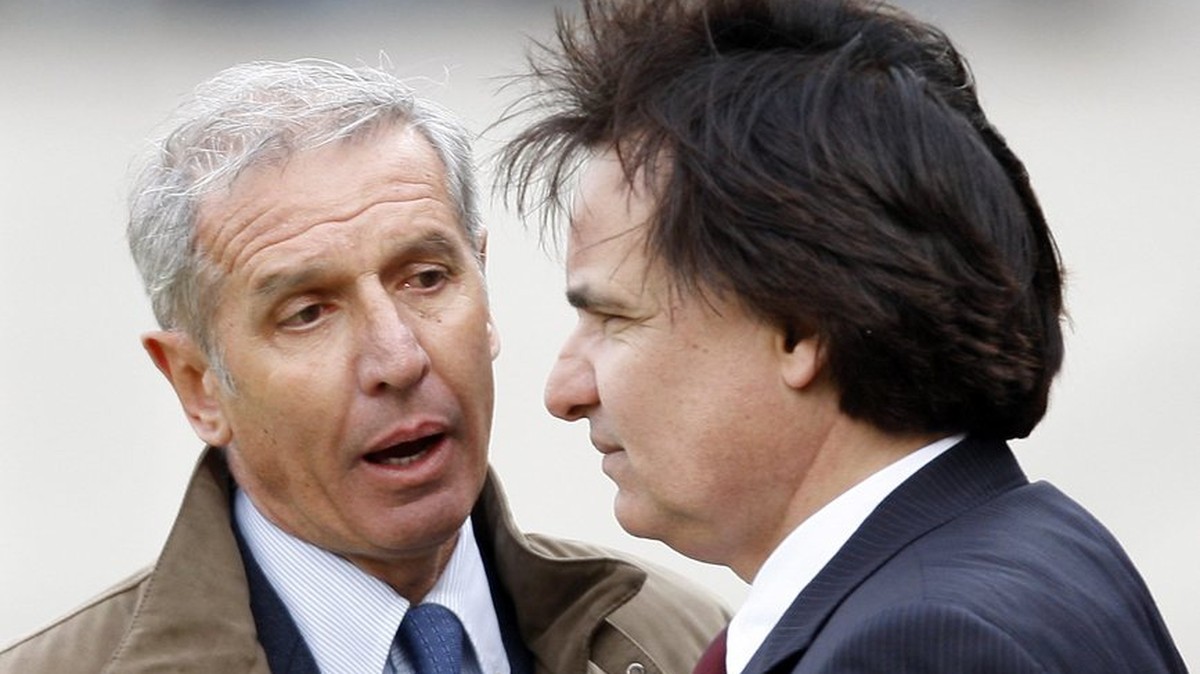 L' entraineur sedunois, Alberto Bigon, gauche et le president du FC Sion, Christian Constantin, droite discutent a la fin du match, lors de la rencontre de football de Super League entre le FC Si ...
