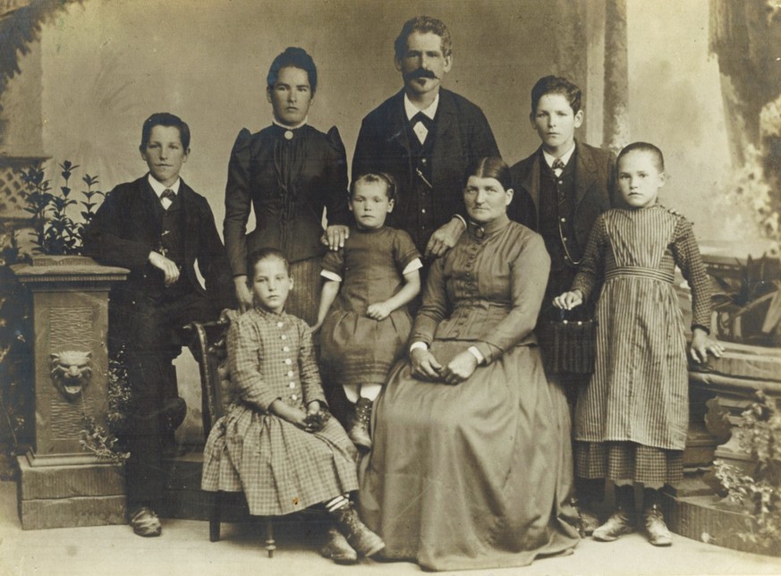 Stephanie, hinten links, mit ihrer Familie, kurz vor der Reise in die USA.