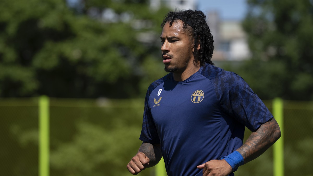 Juan Jose Perea (FCZ) in Aktionbeim Trainingsauftakt zur Saison 2026/2027 des FC Zuerich (FCZ) am Montag, 15. Juni 2026 auf der Sportanlage Heerenschuerli in Zuerich. (KEYSTONE/Claudio Thoma)