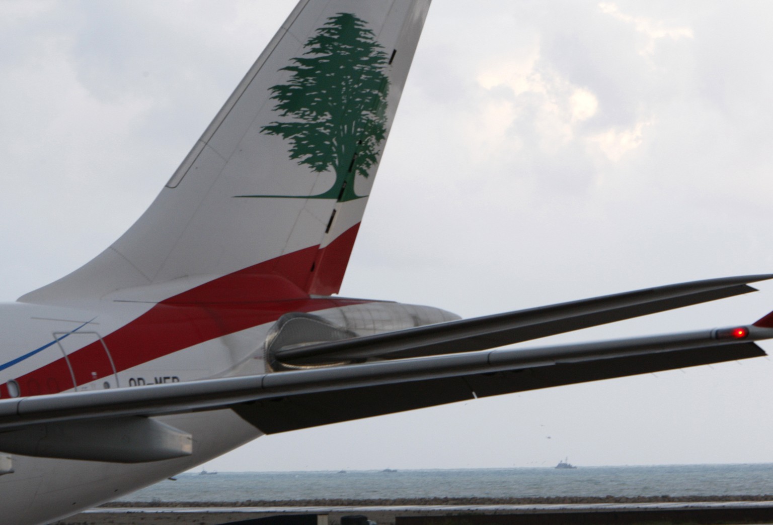 Eine Maschine der libanesischen Airline MEA am Flughafen Beirut