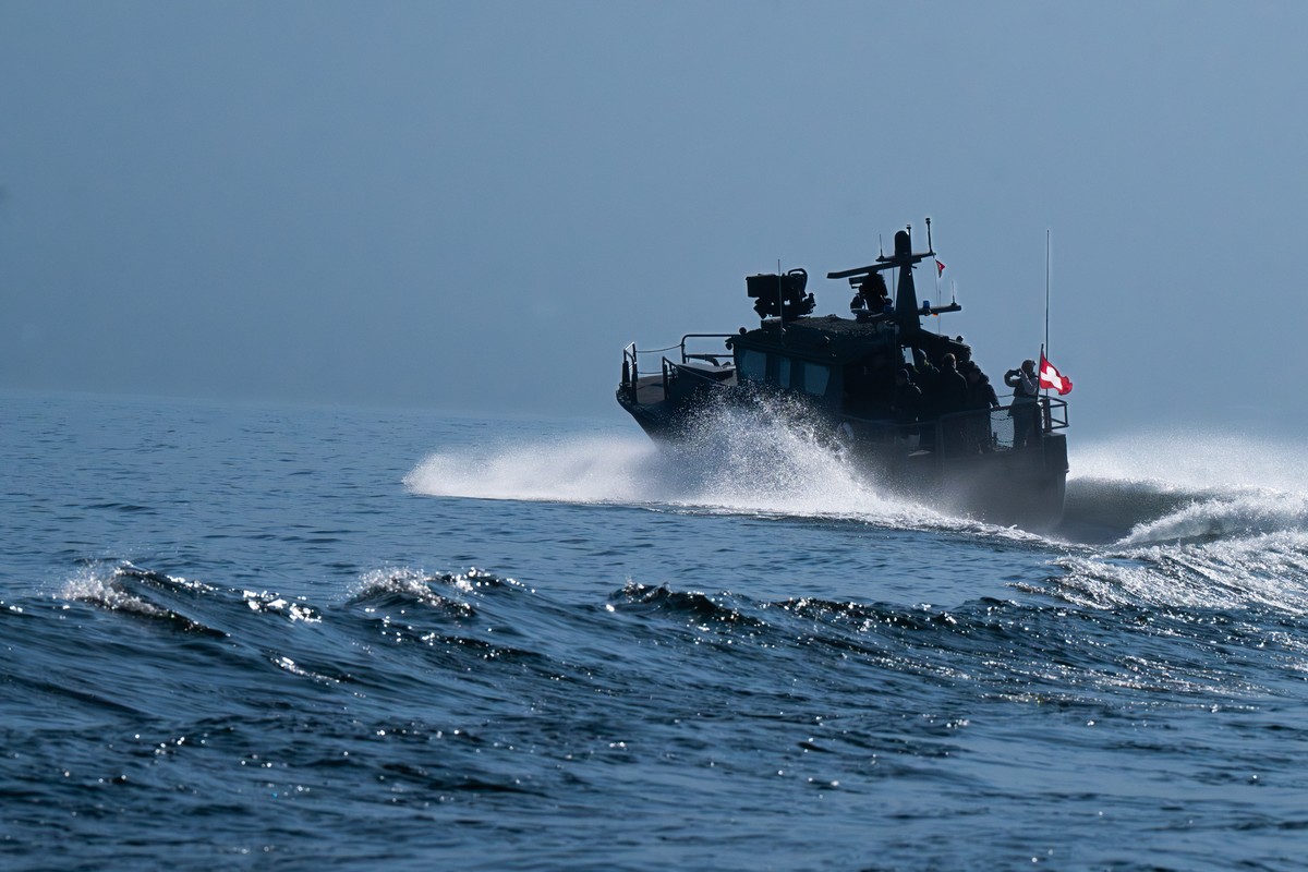 Das Boot Saturn? der Motorbootkompanie 10 der Schweizer Armee auf dem Lago Maggiore, anlaesslich am Tag der offenen Tuer der Motorbootkompanie der Schweizer Armee, am Freitag, 15. November 2024, in As ...