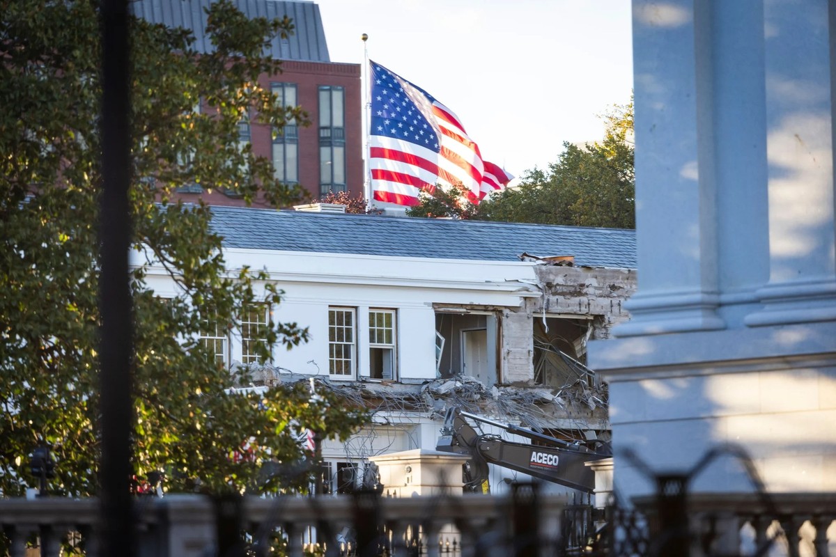 La façade de l'aile est de la Maison-Blanche à Washington: c'est ici que les travaux de construction d'une nouvelle salle de réception présidentielle ont commencé lundi.