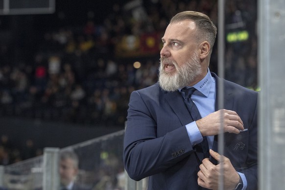 Der Head Coach vom ZSC, Rikard Groenborg beim Eishockey Meisterschaftsspiel in der Qualifikation der National League zwischen den ZSC Lions und dem SC Bern vom Sonntag, 11. September 2019 in Zuerich.  ...