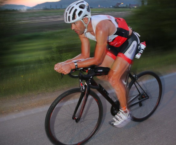 AARAU, 12.07.2015 - Favorit Gabriel Lombriser. 1. Velostrecke (55 km / 900 m Steigung) am Historic Sunday am Gigathlon 2015 von Aarau zum Schloss Hallwyl. 

copyright by gigathlon.ch &amp; www.stein ...