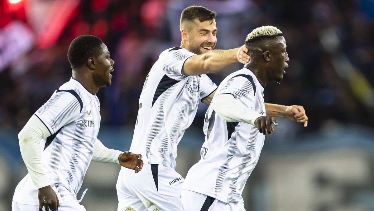 Philippe Keny (FCZ), rechts, jubelt mit Teamkollegen nach seinem Tor zum 1:0 im Fussball Meisterschaftsspiel der Super League zwischen dem FC Zuerich und dem FC Luzern am Samstag, 24. Oktober 2026 im  ...