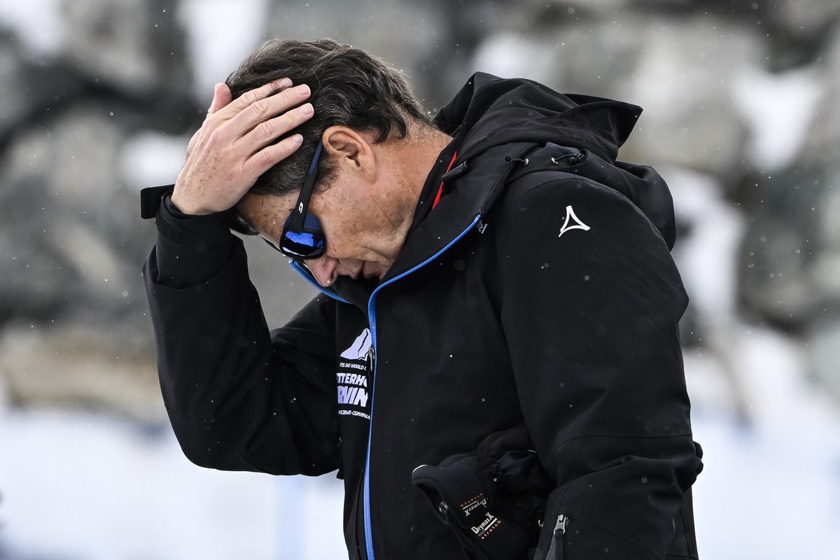 Franz Julen, dépité après l'annulation de la descente féminine de Zermatt.