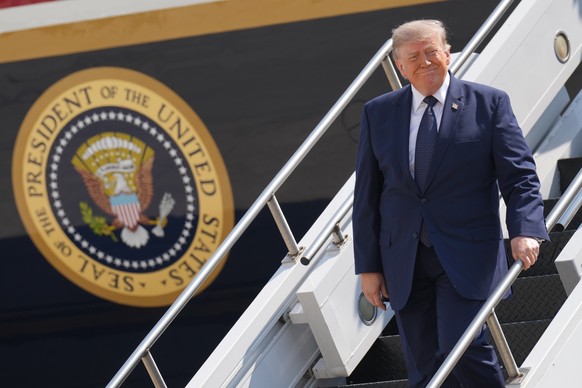 President Donald Trump arrives on Air Force One at John F. Kennedy International Airport in New York, Friday, July 17, 2026. (AP Photo/Jacquelyn Martin)
Donald Trump