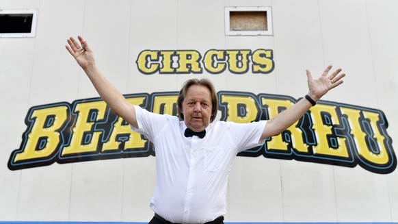 Der frischgebackene Zirkusdirektor Beat Breu, Schweizer Rad-Legende, an der Premiere seines Circus in Winterthur am Montag, 5. August 2019. (KEYSTONE/Walter Bieri)