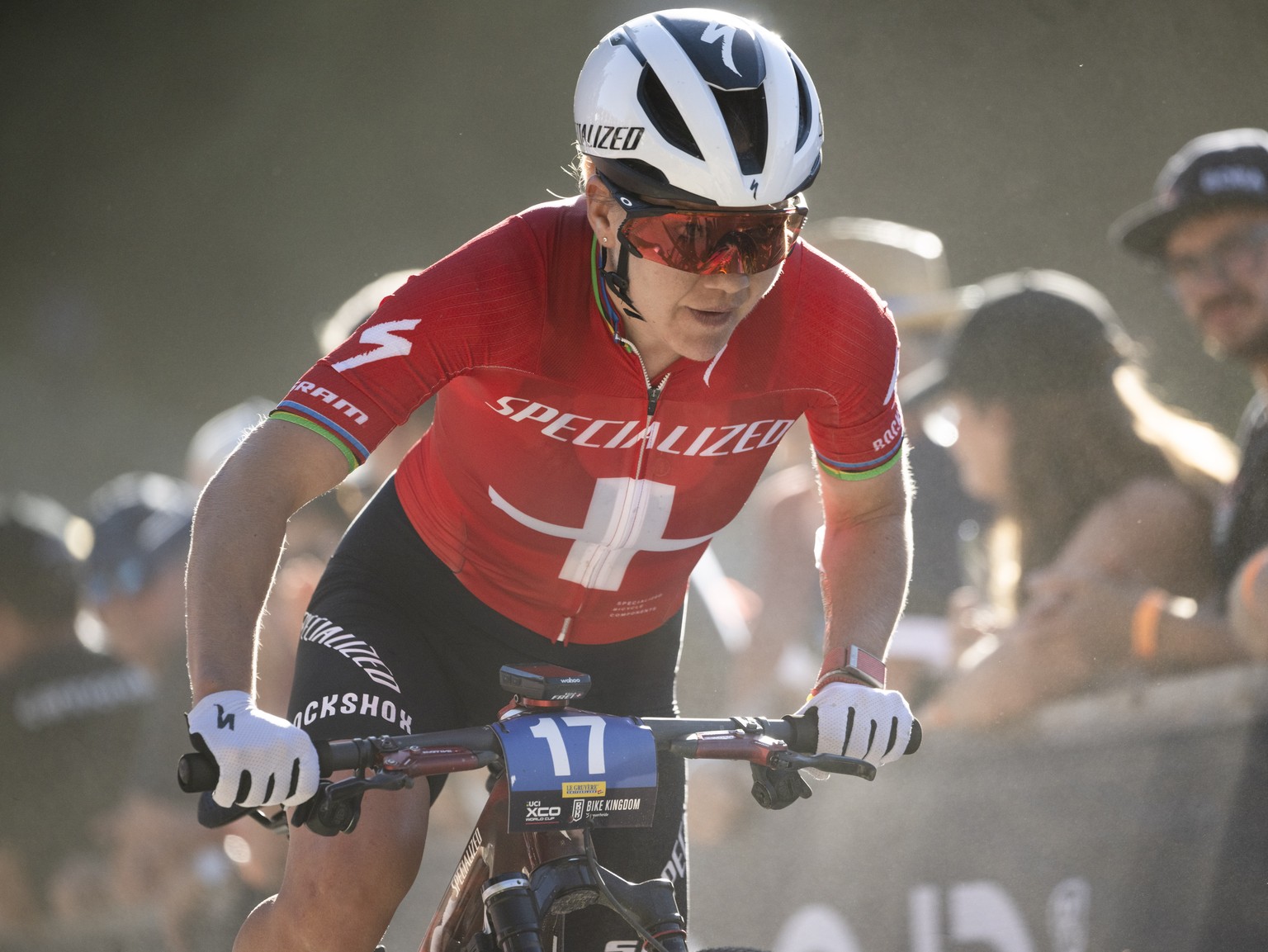 epa12390709 Sina Frei of Switzerland in action at the women's UCI Cross Country Mountain Bike World Cup Short Track Race in Lenzerheide, Switzerland, 19 September 19, 2025. EPA/GIAN EHRENZELLER