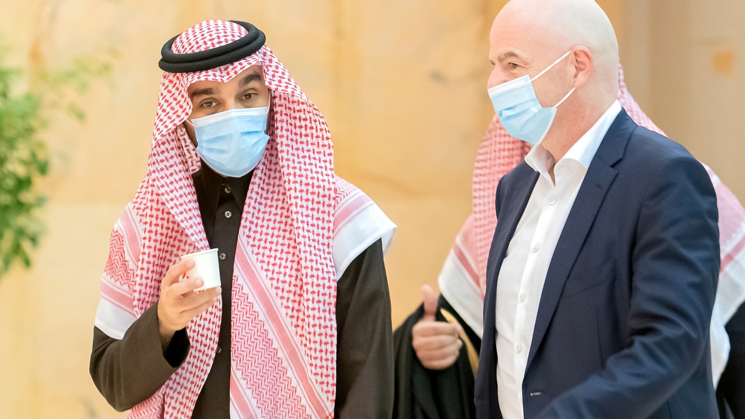 FIFA-Präsident Gianni Infantino (rechts) ist oft im arabischen Raum.
